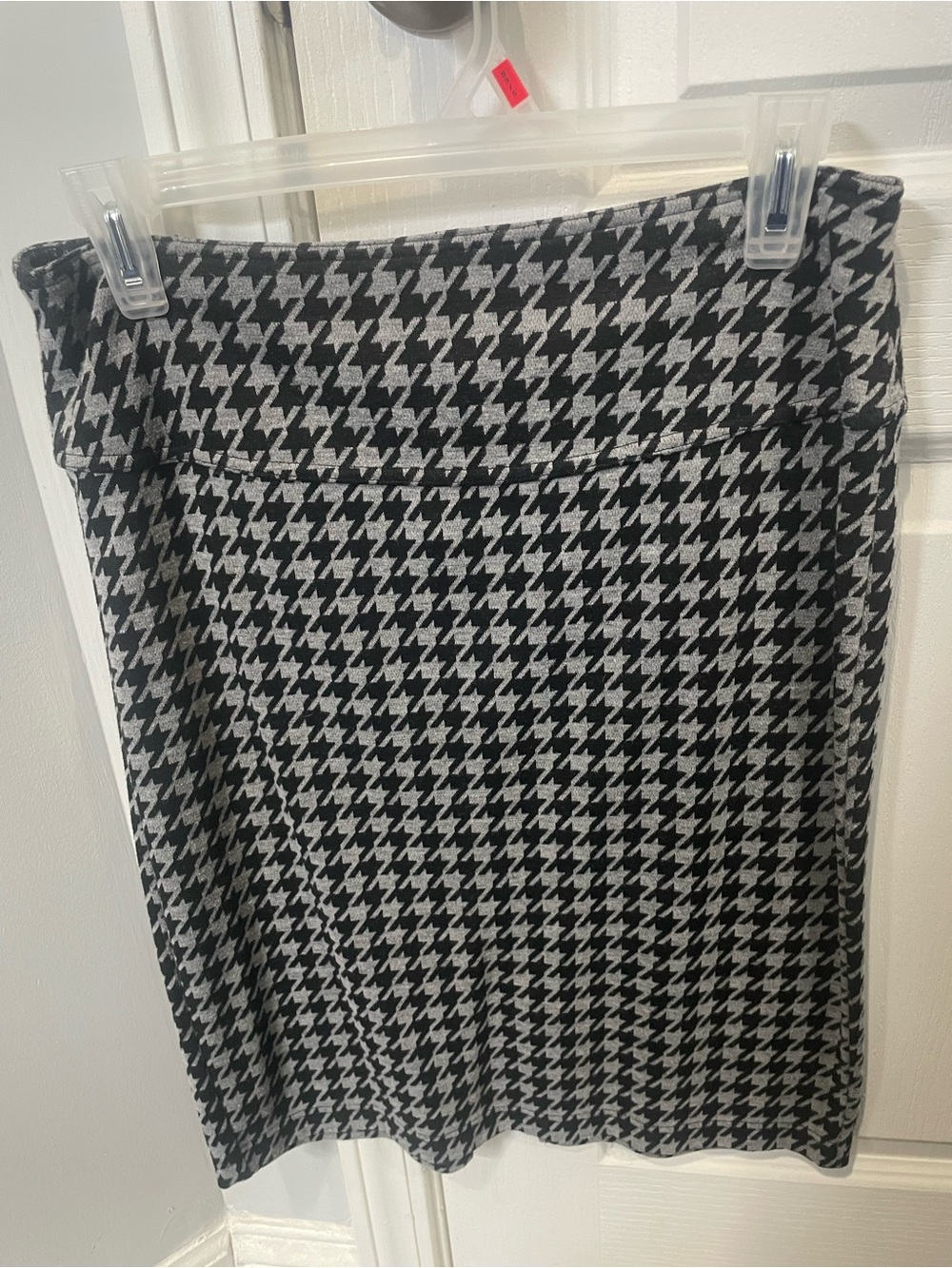 Juniors Size 5 Classic Black & Gray Houndstooth Pencil Skirt